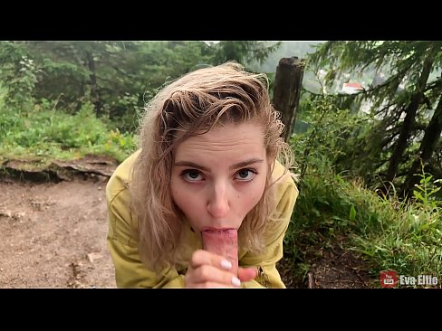 ❤️ Merch yn llyncu cum ar ôl blowjob cyhoeddus - Eva Elfi ️ Porn cartref wrthon ni ﹏